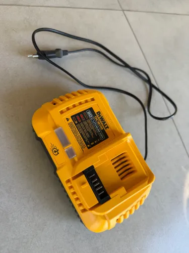 Carregador DCB118 Dewalt