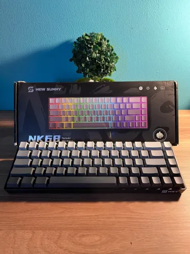 ? Teclado Mecânico New Sunky NK68 RGB