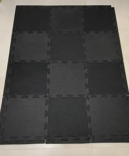 Tatame para espaço fitness tamanho: 1x1M 10mm espessura na cor preta