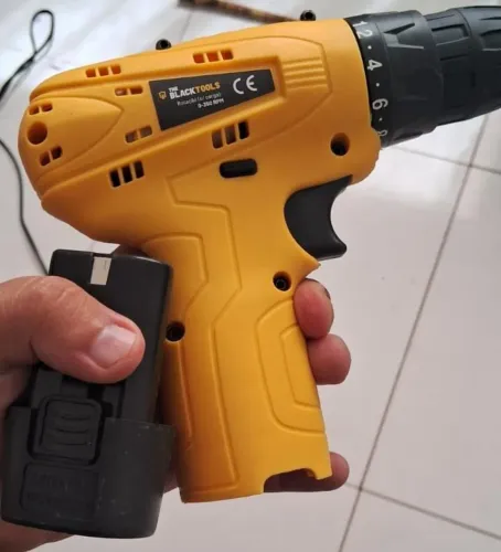 Parafusadeira Furadeira<br>Com bateria de lítio