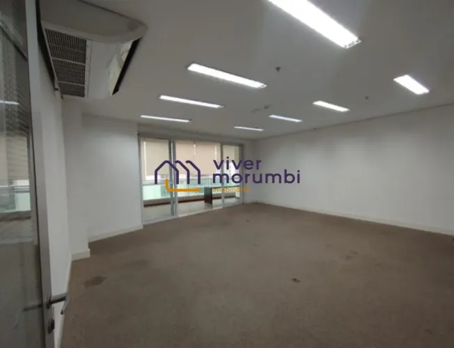 Conjunto Comercial em Cerqueira César.