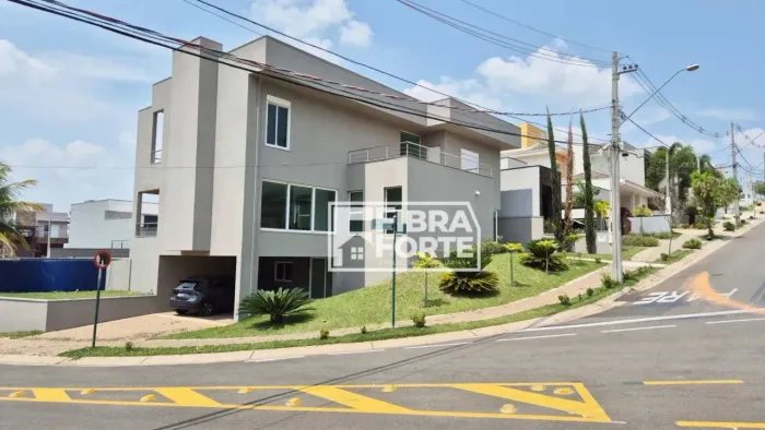Casa para locação no Swiss Park com 4 dormitórios sendo 3 suítes.