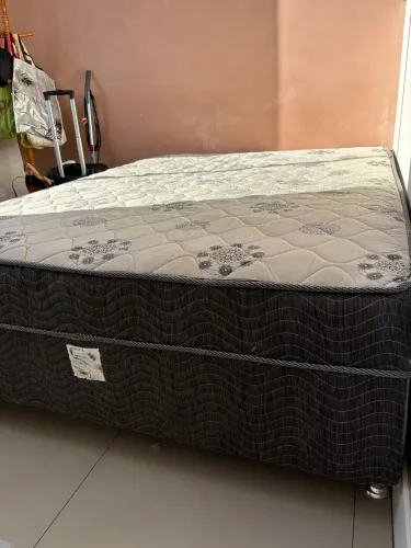 Cama casal com colchão