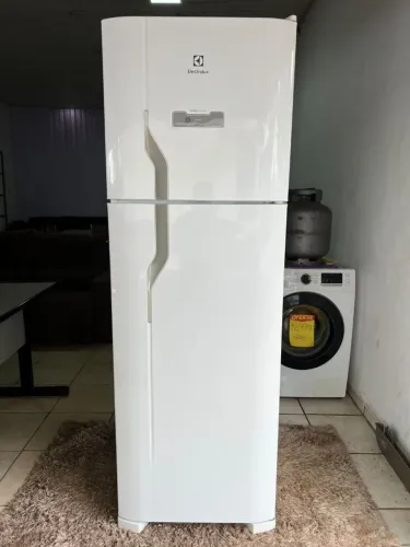 Geladeira Electrolux 371 litros frost free touch digital em ótimo estado ((ENTREGO GRATIS)