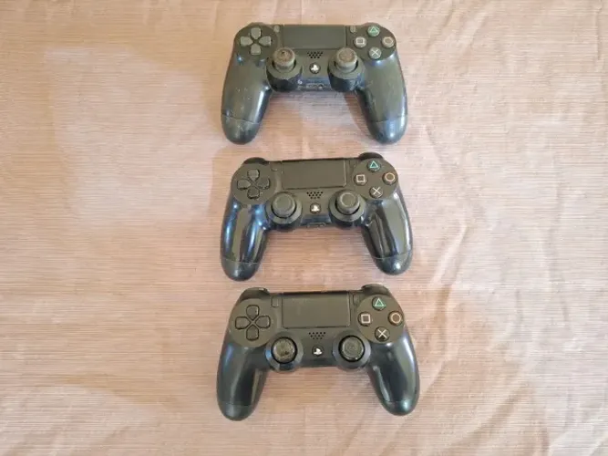 3 Controles originais playstation 4 sem funcionar leia