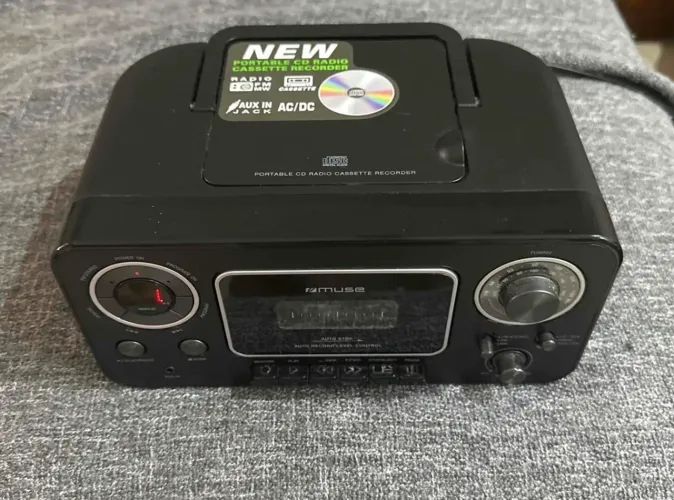 rádio cassete portátil Muse M-182 RDC