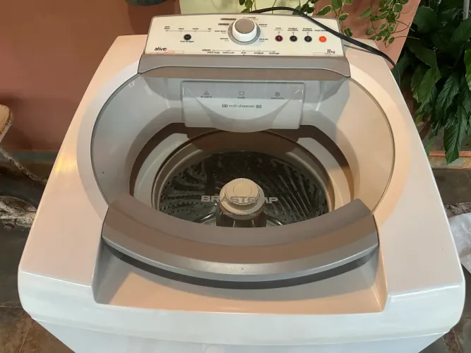 Máquina de lavar roupas 11kg Brastemp