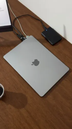 Macbook Air M2- 8 GB de Ram/ SSD 256 GB- prata, impecável.
