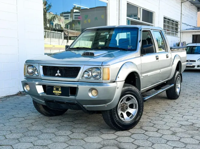 Mitsubishi L200 GLS 2.5 4X4 CD Diesel 2004