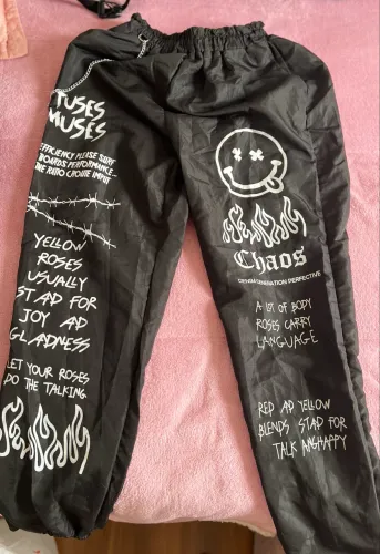 Calça Jogger preta estampada M
