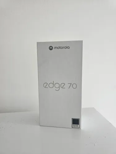 Smartphone Motorola Edge 70 5G 256GB 24GB, Tela 1.5K Amoled 120hz - Gadget Gray