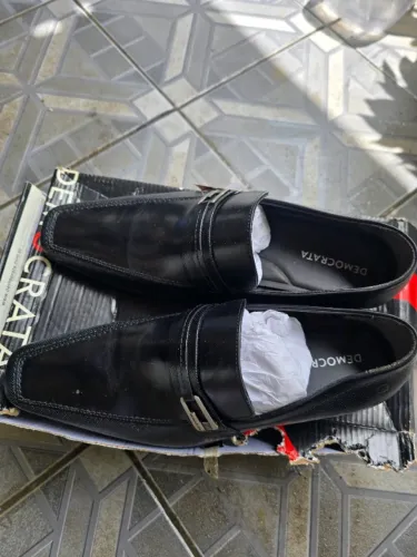 Sapato social novo Democrata. Retirada no Montese