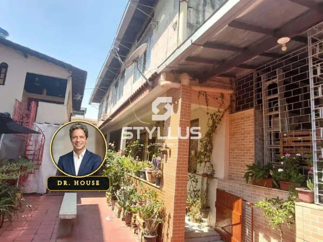 Casa Duplex com Edícula em Madureira - 5 Quartos e Quintal Amplo! M11X