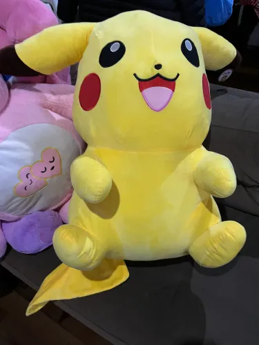 Pelucia pikachu gigante