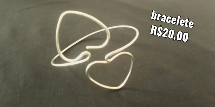 Braceletes,brincos e tiara de cabelo