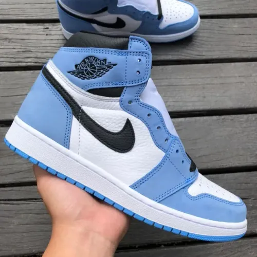 Air Jordan 1 "UNC"