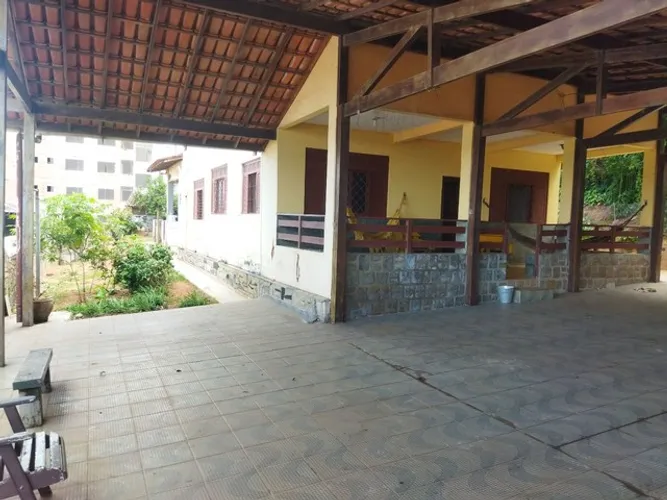 CASA EM IRIRI CENTRO 8 QUARTOS