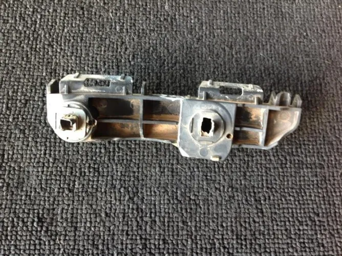 Guia Direito Parachoque Traseiro Rav4 2015