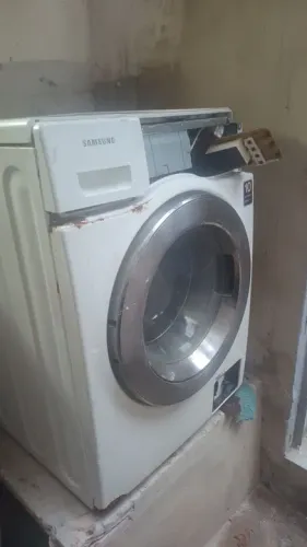Máquina de Lavar Roupa Samsung - Usada!