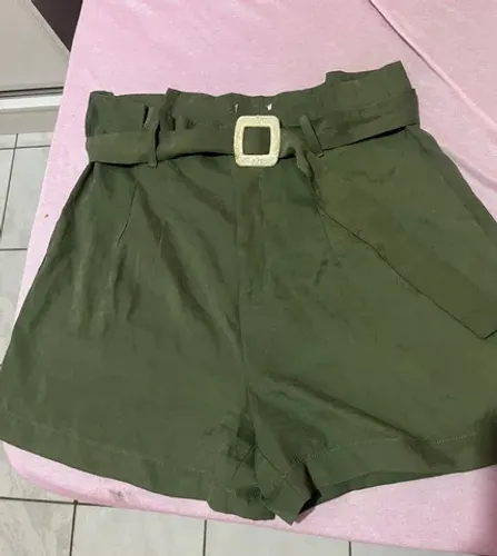 Shorts verde musgo M