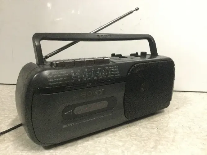 radio antigo sony
