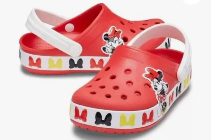 Crocs Minnie vermelho - tamanho 22