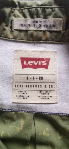 **Estilo e Conforto em Uma Só Camisa - Levis Slim Fit Verde estampada - Manga Longa!**