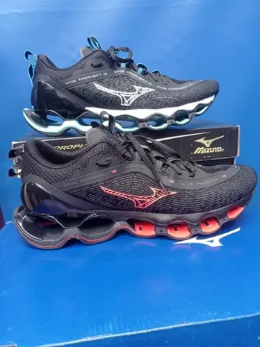 O queridinho do momento Mizuno pro 13