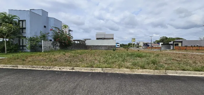 Vendo Lote 12x25 no Verana Macapá excelente localização