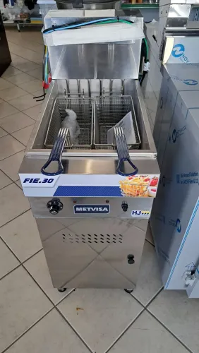 A. Fritadeira elétrica 12.000w 30 litros  Metvisa 