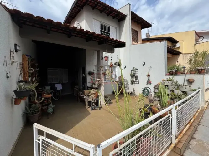 Exclusivo!!!! Sobrado em condominio fechado a poucos minutos de centro !!!