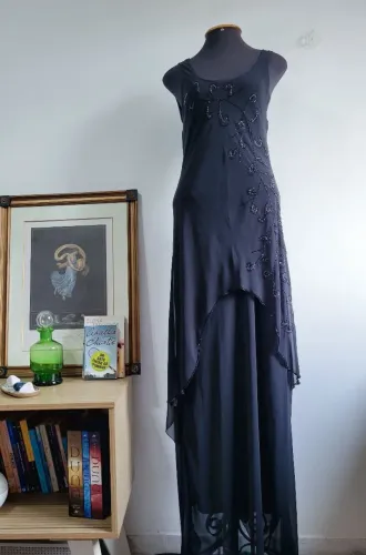Vestido festa preto bordado