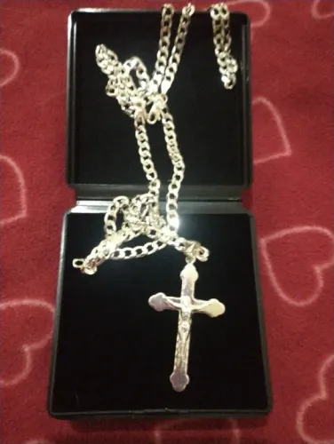 Cordão e crucifixo prata original ....