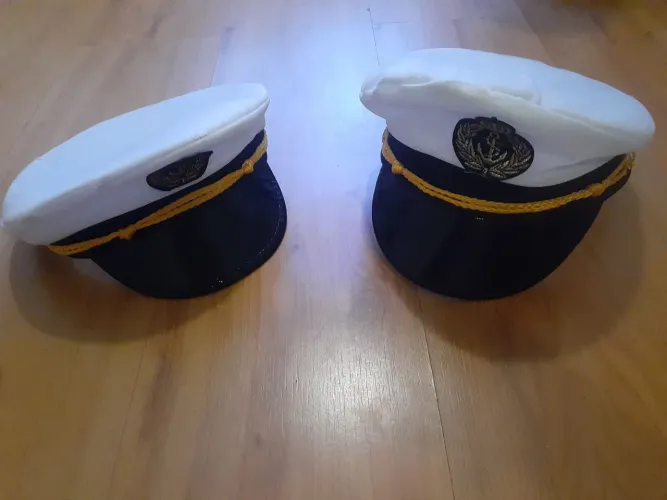 Par de Chapéus de Capitão