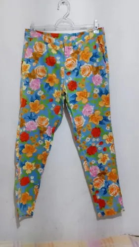 Calça estampada Farm P desapego 
