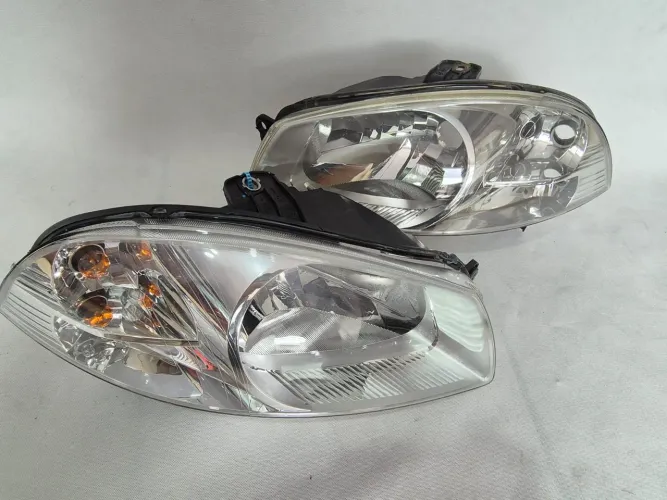 Par de farol Fiat Strada working 2019 Original