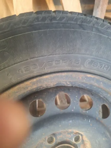 Roda com Pneu Goodyear 195/66R15