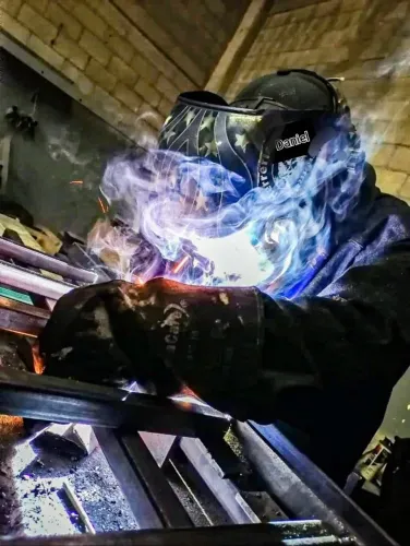 Máquina de Solda Mig Mag serviços de soldagem 