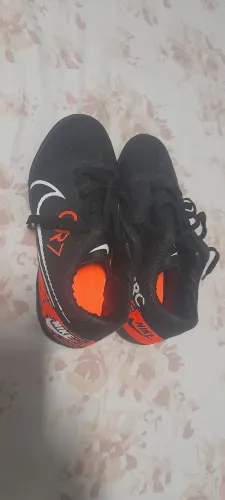 Chuteiras Nike CR7 - Tamanho 34
