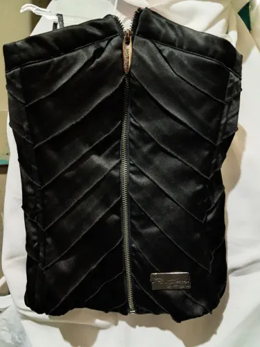 Colete Feminino tipo tomara que caia  Preto com Detalhes