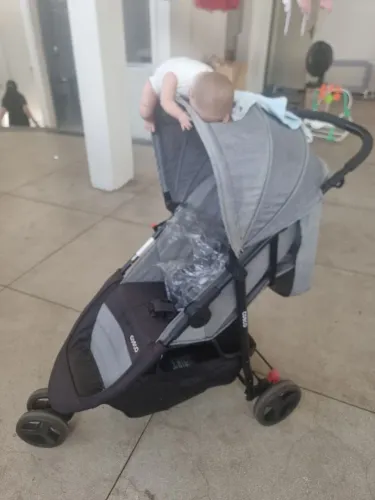 Carrinho de baby Cosco - defeito