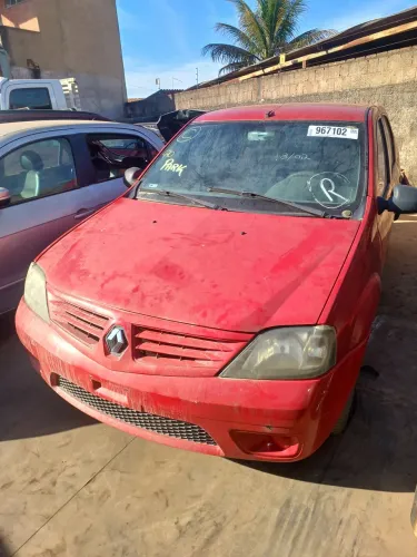 Renault Logan 2010 - Sucata para retirada de peças.