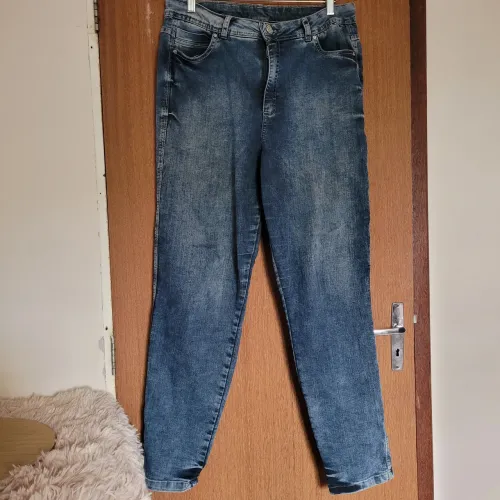 Calça jeans feminina - Tamanho 48