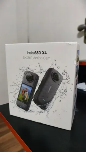 Insta360 X4