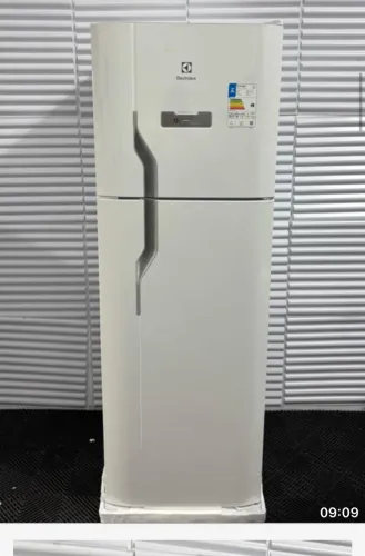 Refrigerador branco Electrolux 371 litros ( novo)