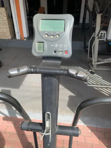 Elíptico profissional 