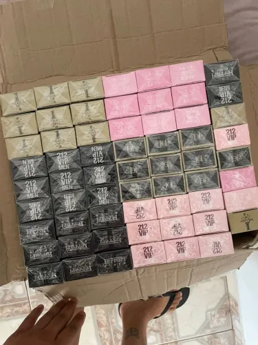 Lote de 100 perfumes de 50 ml