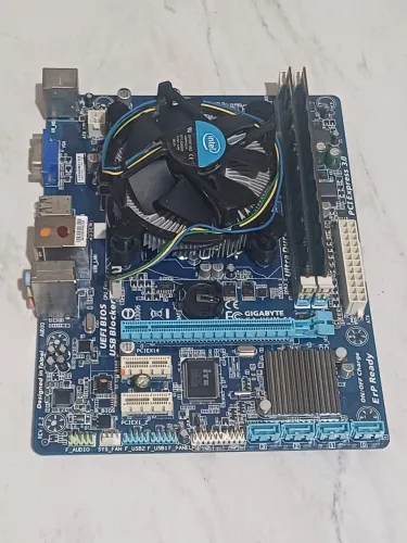 Kit Placa-Mãe Gigabyte ddr3, com i5 de 3? geração e 4gb de memória 