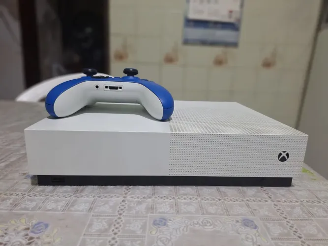 Xbox One S - All Digital 1TB