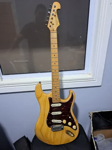 Guitarra tagima T735S top envenenada 